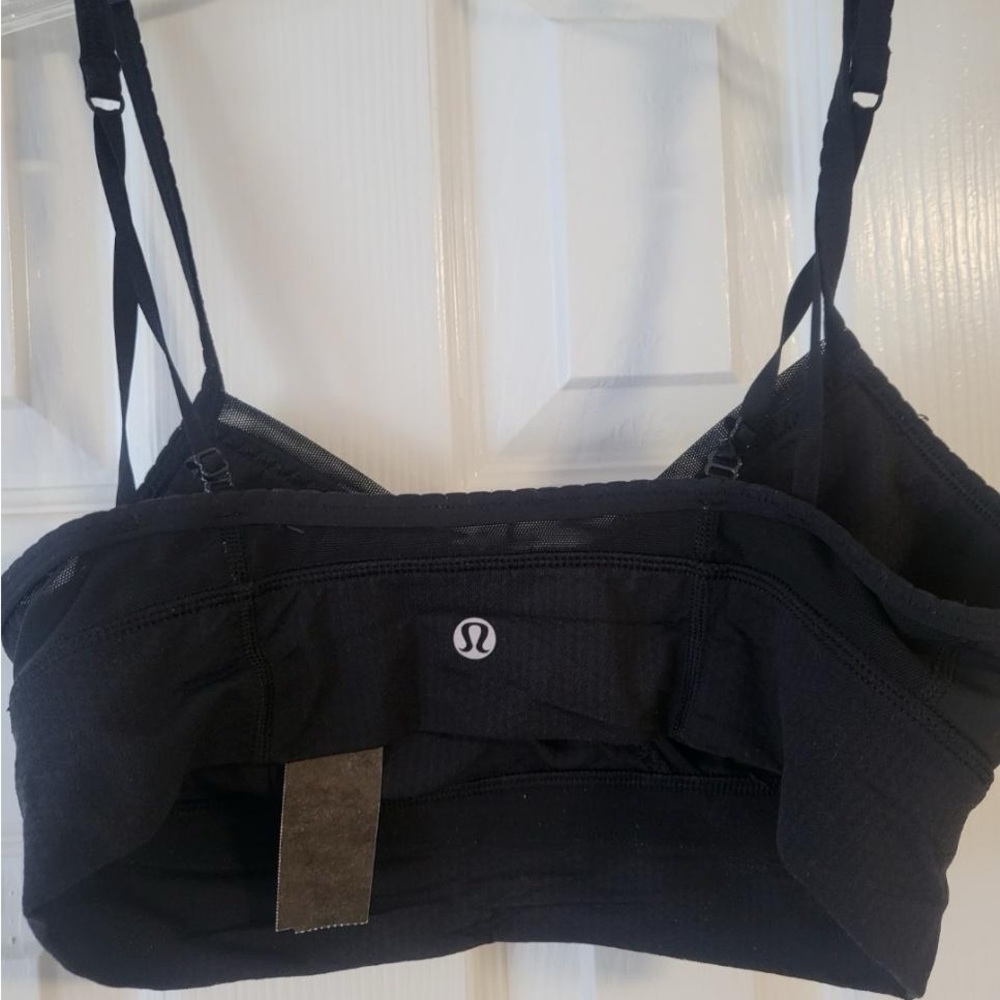 Lulu lemon sports bra brand new size medium 34